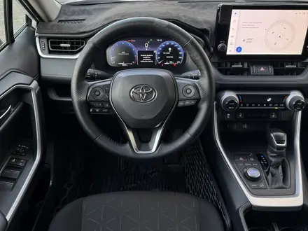 Toyota RAV4 2025 года за 16 700 000 тг. в Актобе – фото 3