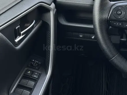 Toyota RAV4 2025 года за 16 700 000 тг. в Актобе – фото 6