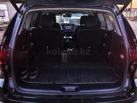 Toyota Highlander 2019 года за 19 000 000 тг. в Алматы – фото 12