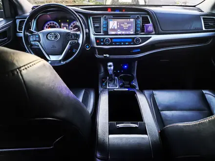 Toyota Highlander 2019 года за 19 000 000 тг. в Алматы – фото 14