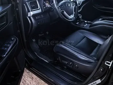 Toyota Highlander 2019 года за 19 000 000 тг. в Алматы – фото 8