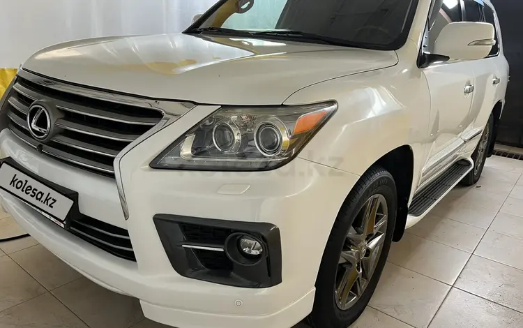 Lexus LX 570 2015 годаfor28 000 000 тг. в Актау