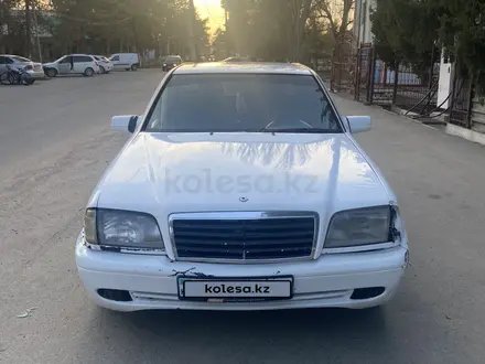Mercedes-Benz C 220 1993 года за 1 500 000 тг. в Алматы