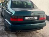 Volkswagen Vento 1997 года за 1 200 000 тг. в Туркестан