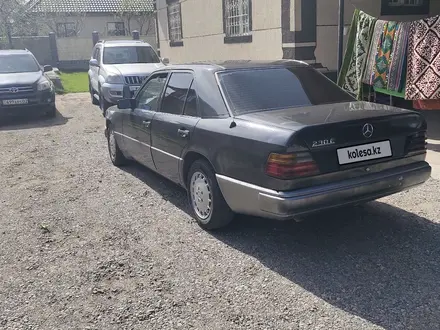 Mercedes-Benz E 230 1992 года за 950 000 тг. в Алматы – фото 3