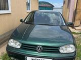 Volkswagen Golf 1999 годаүшін2 150 000 тг. в Уральск