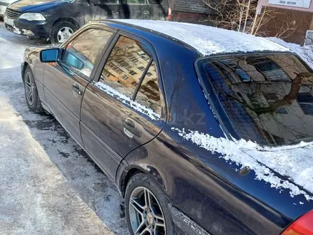 Mercedes-Benz C 180 1994 года за 1 800 000 тг. в Астана – фото 4