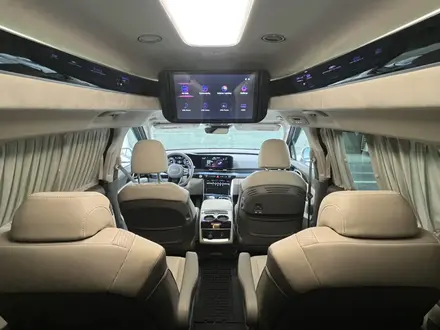 Kia Carnival 2023 года за 27 000 000 тг. в Алматы – фото 17