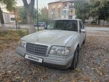 Mercedes-Benz E 200 1993 года за 1 800 000 тг. в Шымкент – фото 2