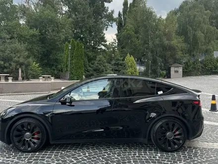 Tesla Model Y 2023 года за 17 000 000 тг. в Алматы – фото 2