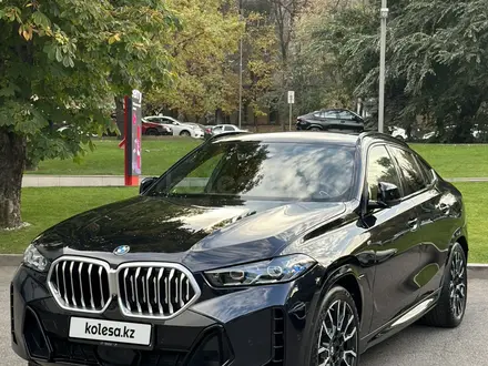 BMW X6 2023 года за 55 200 000 тг. в Алматы – фото 4