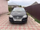 Volkswagen Jetta 2006 года за 2 500 000 тг. в Уральск – фото 2