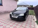 Volkswagen Jetta 2006 года за 2 500 000 тг. в Уральск