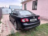 Volkswagen Jetta 2006 года за 2 500 000 тг. в Уральск – фото 3