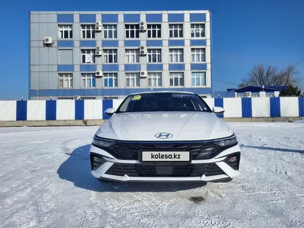 Hyundai Elantra 2023 года за 9 600 000 тг. в Усть-Каменогорск – фото 3
