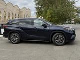 Toyota Highlander 2021 года за 23 000 000 тг. в Уральск – фото 2