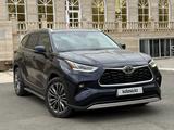 Toyota Highlander 2021 года за 23 000 000 тг. в Уральск