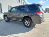 Toyota 4Runner 2011 года за 11 000 000 тг. в Атырау – фото 2