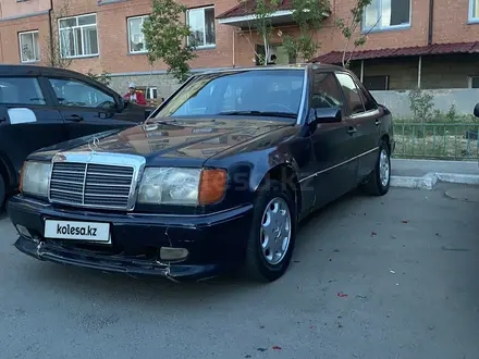 Mercedes-Benz E 220 1992 года за 1 571 000 тг. в Щучинск – фото 2