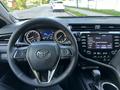 Toyota Camry 2018 года за 12 400 000 тг. в Алматы – фото 5