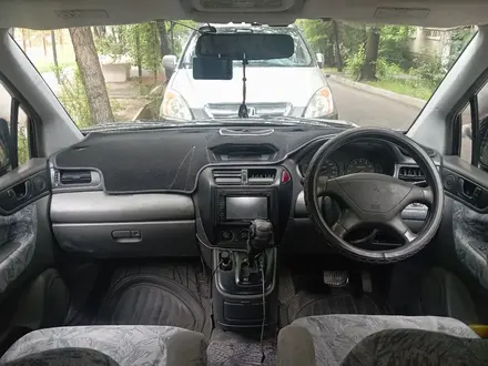 Mitsubishi Chariot 1999 года за 2 000 000 тг. в Алматы – фото 5