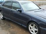 Mercedes-Benz E 200 1997 годаүшін2 100 000 тг. в Павлодар – фото 2