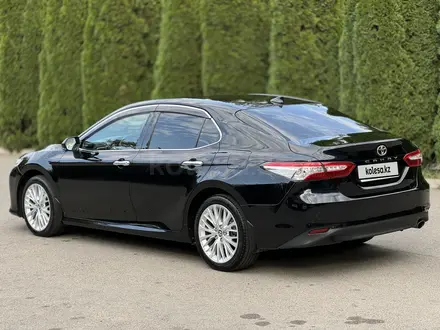 Toyota Camry 2019 года за 14 000 000 тг. в Алматы – фото 6