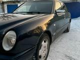 Mercedes-Benz E 320 1996 года за 2 650 000 тг. в Караганда – фото 2