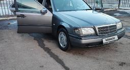 Mercedes-Benz C 200 1997 годаfor3 100 000 тг. в Караганда – фото 2