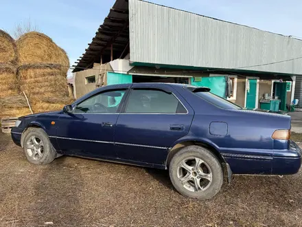 Toyota Camry 1997 года за 3 300 000 тг. в Урджар – фото 4