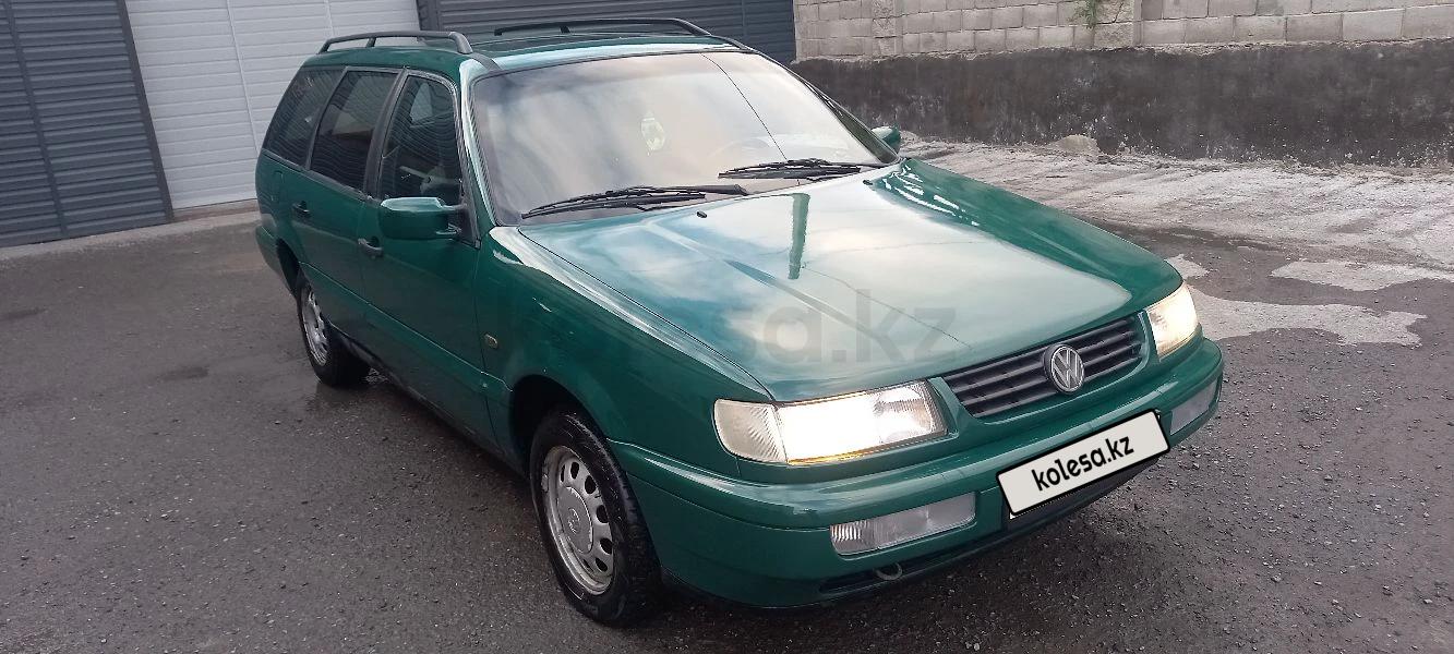 Volkswagen Passat 1993 г.