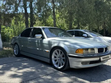 BMW 735 1995 года за 2 500 000 тг. в Шымкент