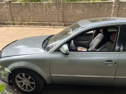 Volkswagen Passat 2004 года за 1 900 000 тг. в Алматы – фото 2
