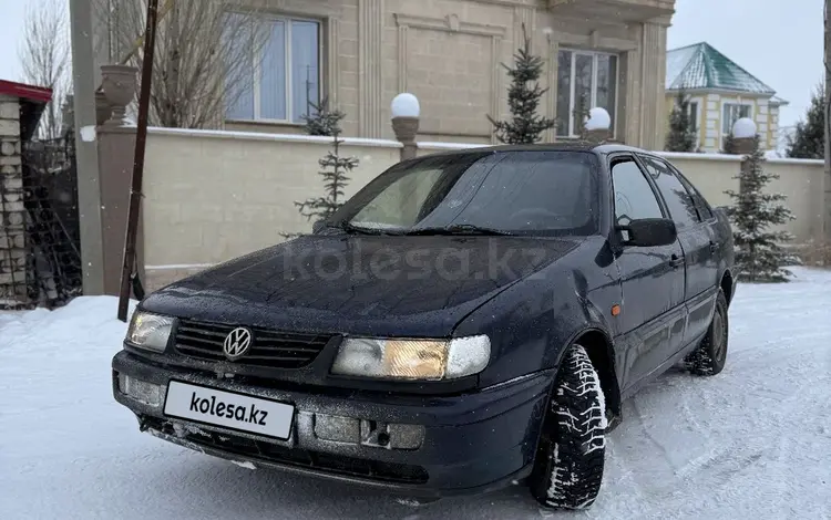 Volkswagen Passat 1994 годаfor1 300 000 тг. в Уральск