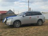 Mitsubishi Outlander 2014 года за 7 002 000 тг. в Уральск – фото 2