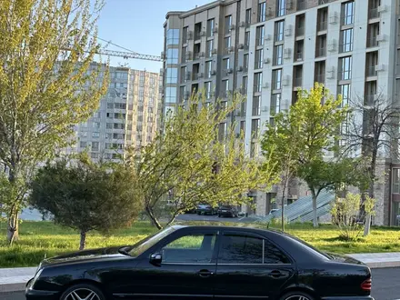 Mercedes-Benz E 240 2000 года за 3 900 000 тг. в Шымкент – фото 8