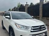 Toyota Highlander 2018 года за 20 000 000 тг. в Алматы – фото 2
