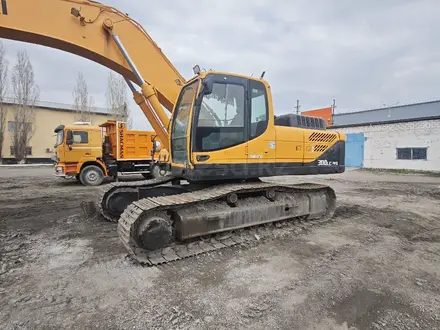 Hyundai  R300LC 2018 года за 33 000 000 тг. в Астана – фото 8