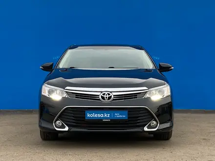 Toyota Camry 2017 года за 10 170 000 тг. в Алматы – фото 2