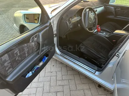 Mercedes-Benz E 280 1997 года за 2 800 000 тг. в Караганда – фото 23