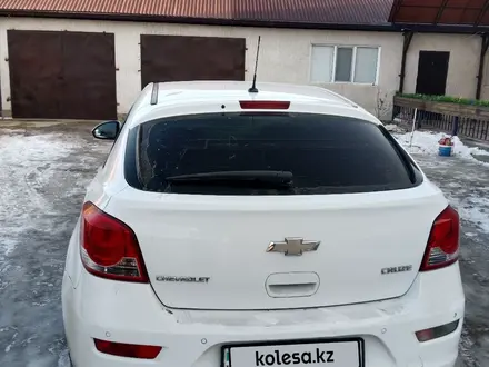 Chevrolet Cruze 2013 года за 3 000 000 тг. в Атырау – фото 5