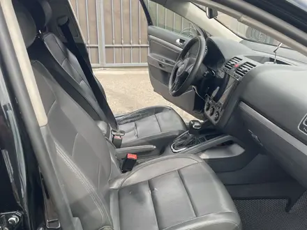 Volkswagen Jetta 2005 года за 2 600 000 тг. в Алматы – фото 13