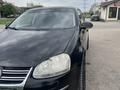 Volkswagen Jetta 2005 года за 2 600 000 тг. в Алматы – фото 3
