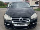 Volkswagen Jetta 2005 года за 2 800 000 тг. в Алматы