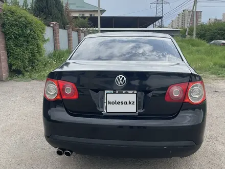 Volkswagen Jetta 2005 года за 2 600 000 тг. в Алматы – фото 8