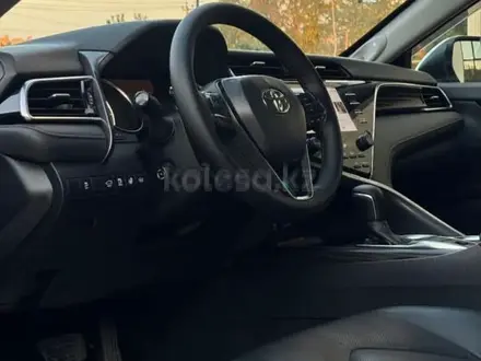 Toyota Camry 2019 года за 14 200 000 тг. в Шымкент – фото 9