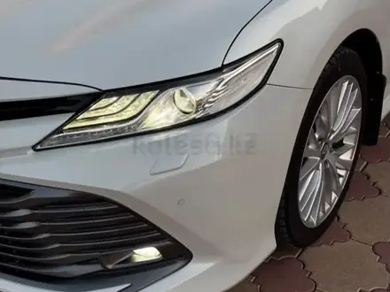 Toyota Camry 2019 года за 14 200 000 тг. в Шымкент – фото 7