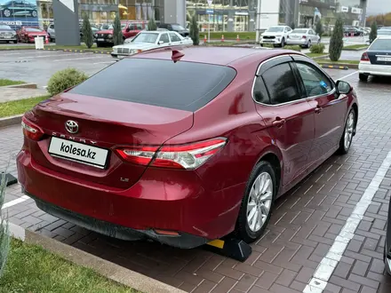 Toyota Camry 2020 года за 10 450 000 тг. в Алматы – фото 4