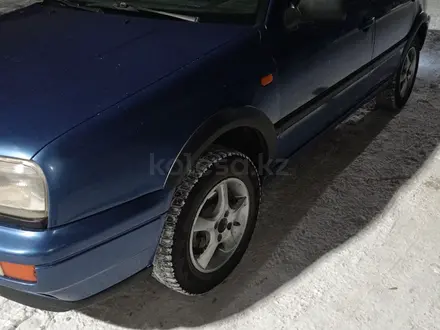 Volkswagen Golf 1993 года за 1 200 000 тг. в Астана – фото 2