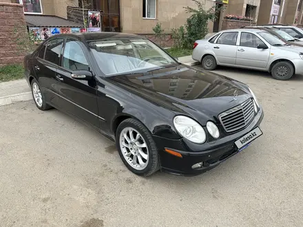 Mercedes-Benz E 320 2004 года за 5 400 000 тг. в Астана – фото 2